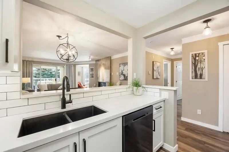 203 20448 PARK AVENUE - photo 3 of 35