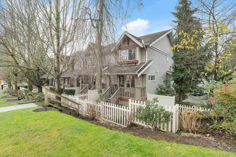 16 6651 203 STREET - photo 2 of 32