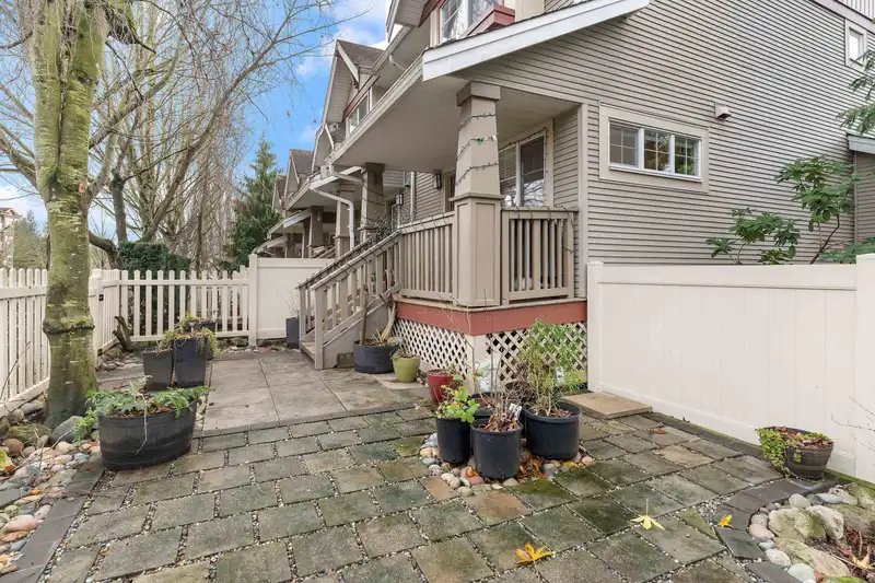 16 6651 203 STREET - photo 3 of 32