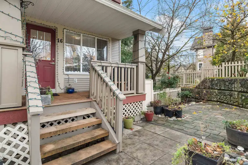 16 6651 203 STREET - photo 4 of 32