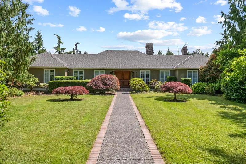 13469 27 AVENUE - photo 3 of 22