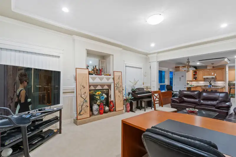 6500 FRANCIS ROAD - photo 4 of 8