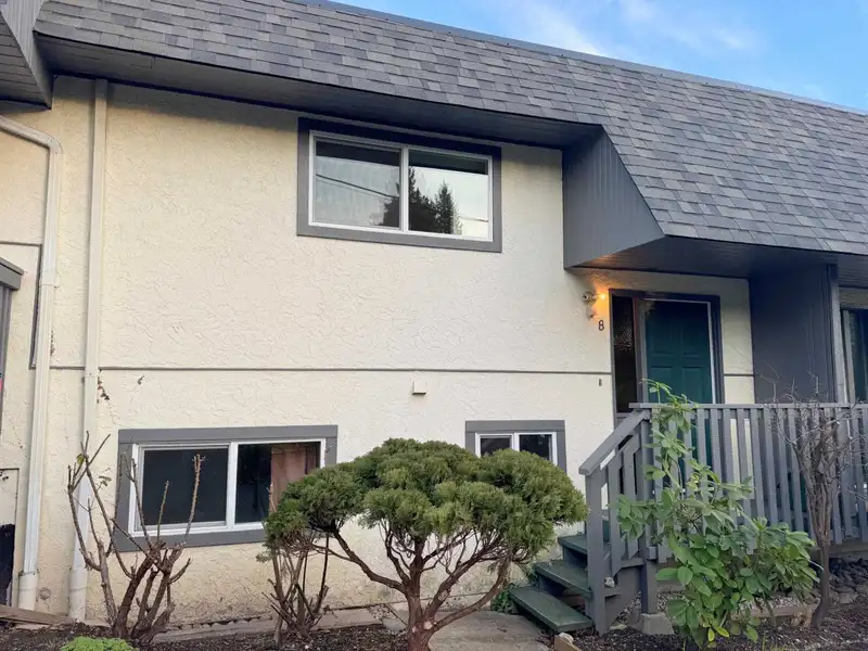 8 694 SCHOOL ROAD - photo 4 of 29