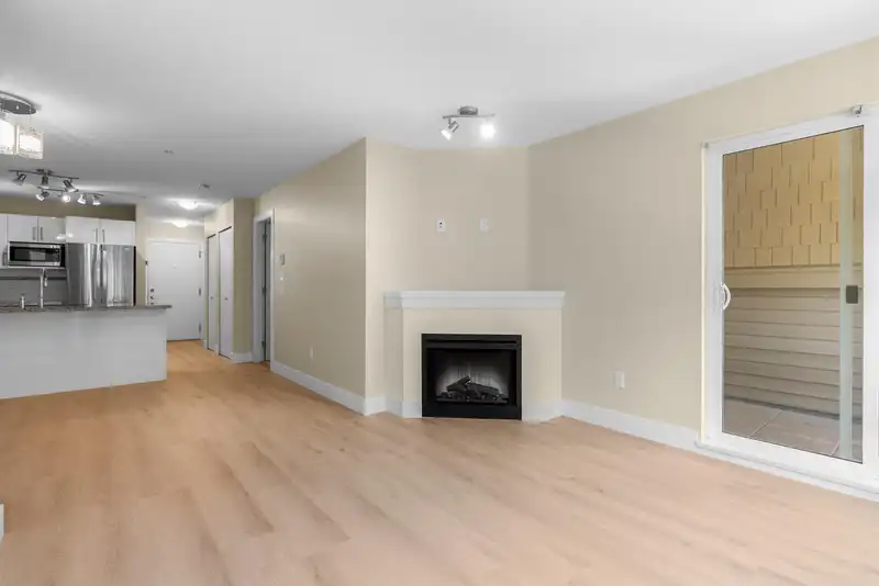 218 6800 ECKERSLEY ROAD - photo 4 of 29