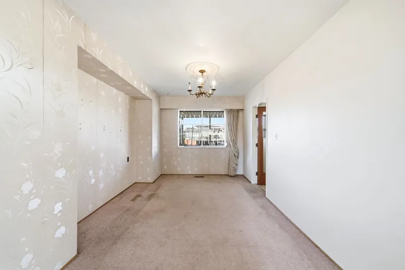 4561 MANOR STREET - photo 4 of 25