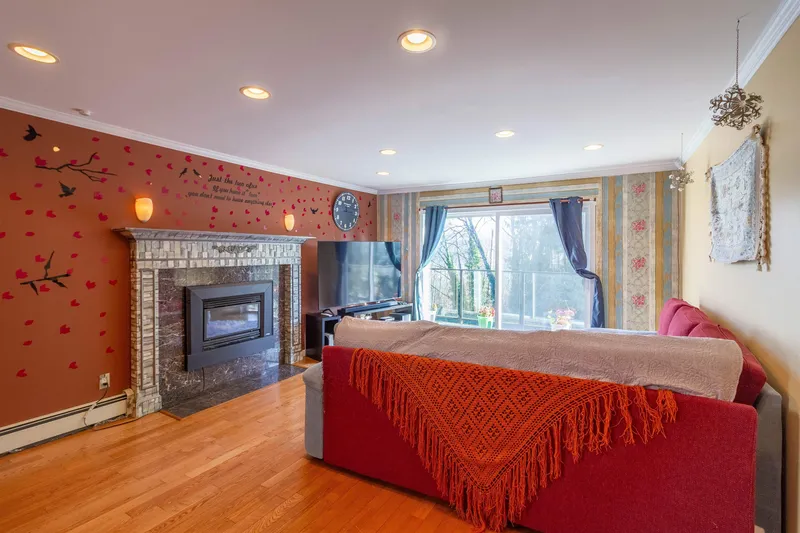 111 N FELL AVENUE - photo 2 of 25