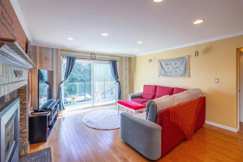 111 N FELL AVENUE - photo 3 of 25