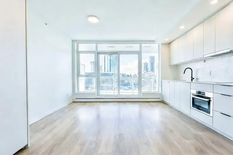 510 13685 102 AVENUE - photo 2 of 16