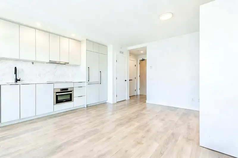 510 13685 102 AVENUE - photo 3 of 16