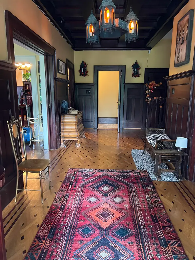 1799 CEDAR CRESCENT - photo 4 of 21