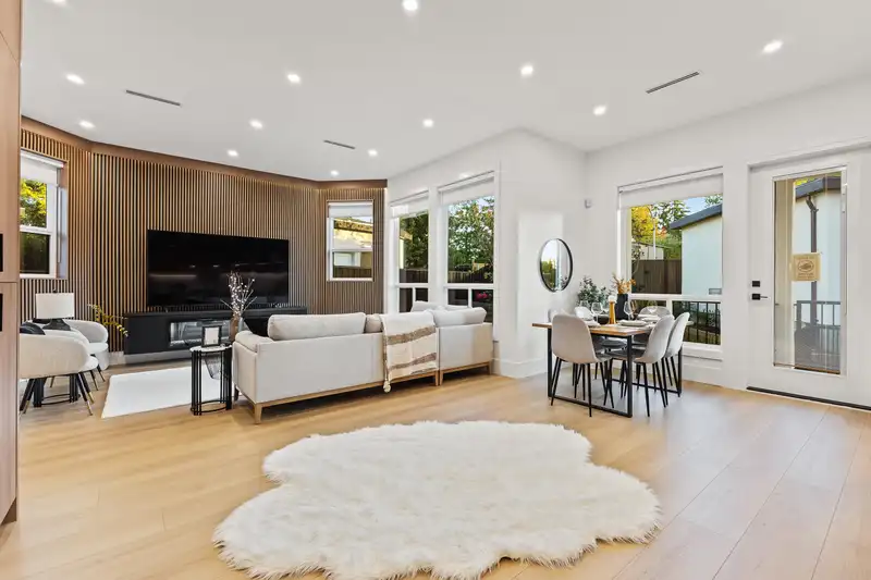 11642 94A AVENUE - photo 1 of 36