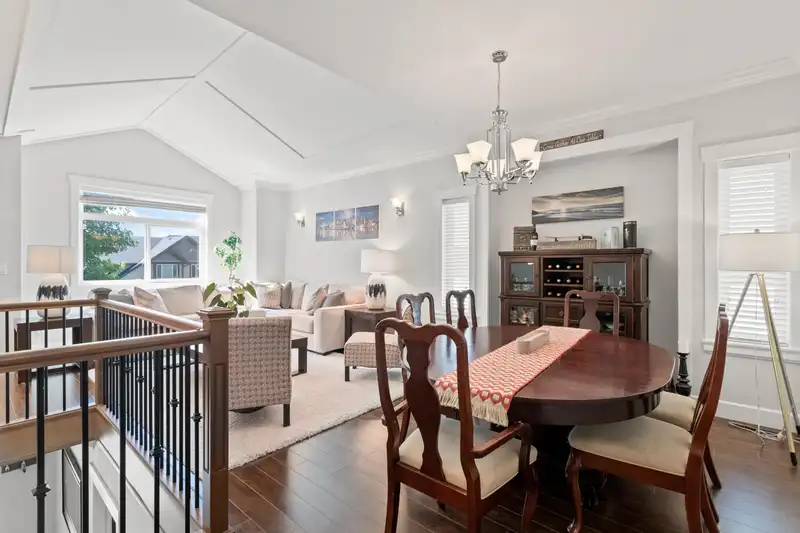 24937 109 AVENUE - photo 3 of 40