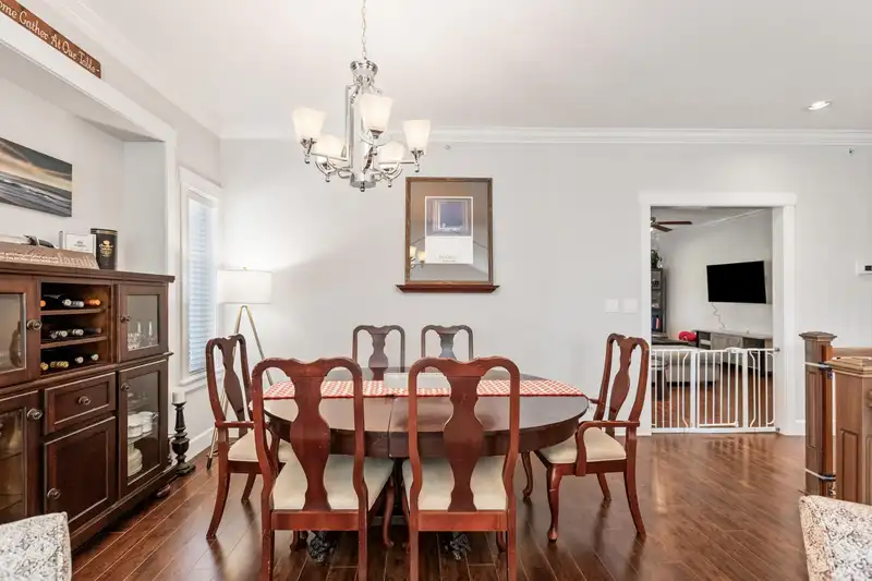 24937 109 AVENUE - photo 4 of 40