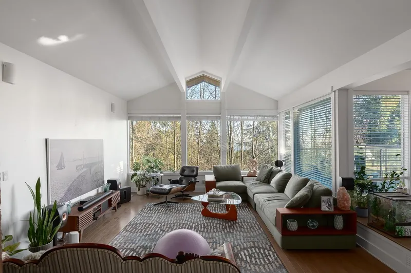 1448 SANDHURST PLACE - photo 3 of 25