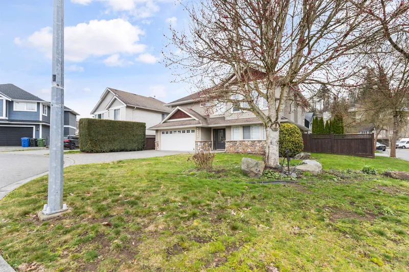 4070 CHANNEL STREET - photo 2 of 25