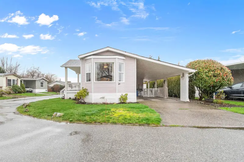 49 7610 EVANS ROAD - photo 2 of 25