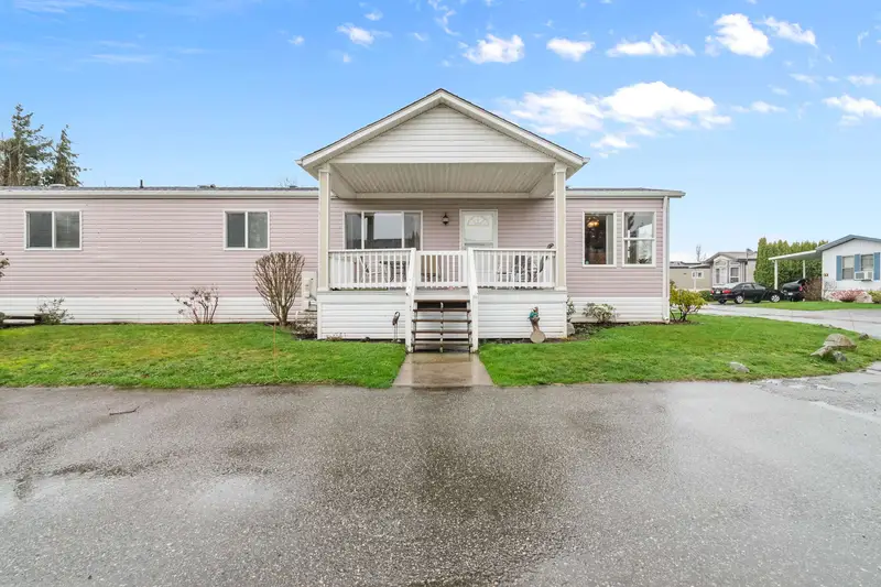 49 7610 EVANS ROAD - photo 3 of 25