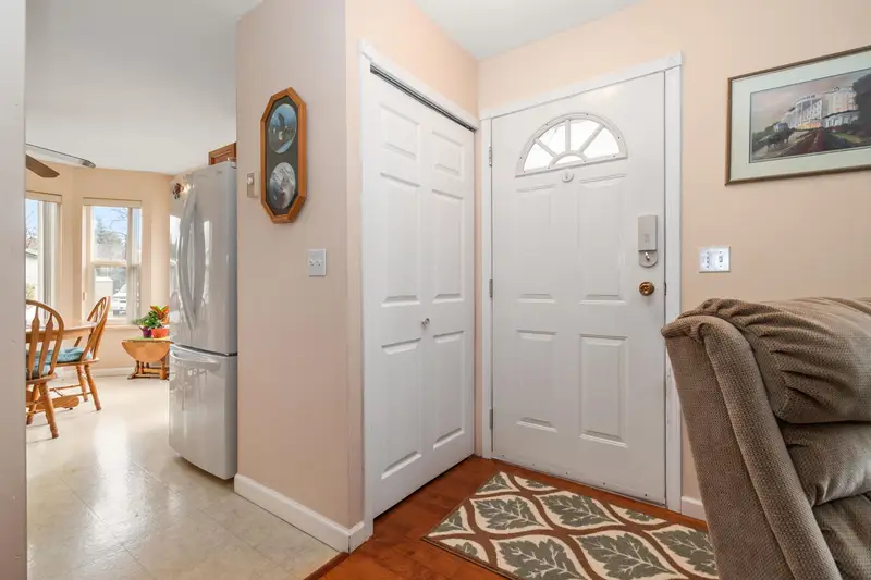 49 7610 EVANS ROAD - photo 4 of 25