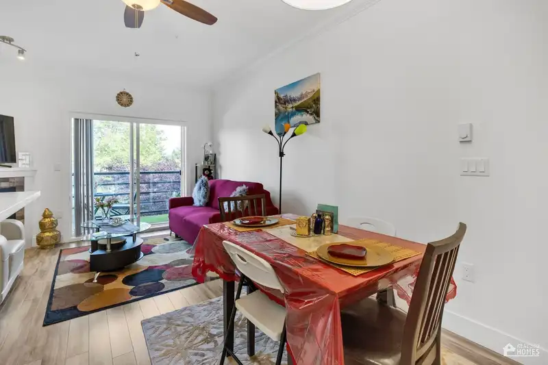 320 8183 121A STREET - photo 3 of 23