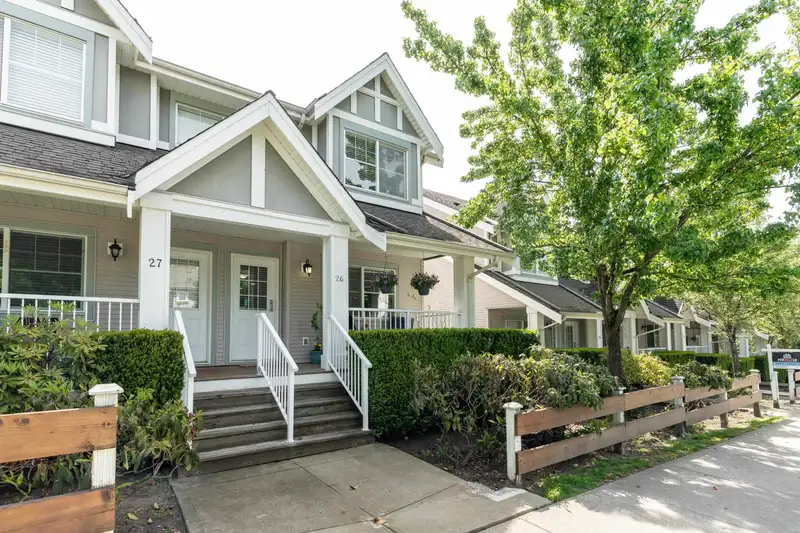 26 6555 192A STREET - photo 2 of 33
