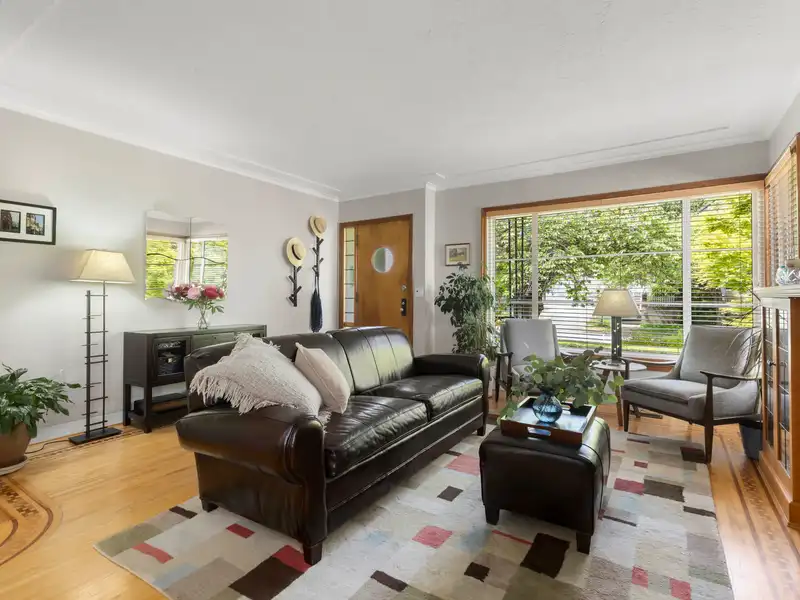 4428 ST. GEORGE STREET - photo 2 of 37