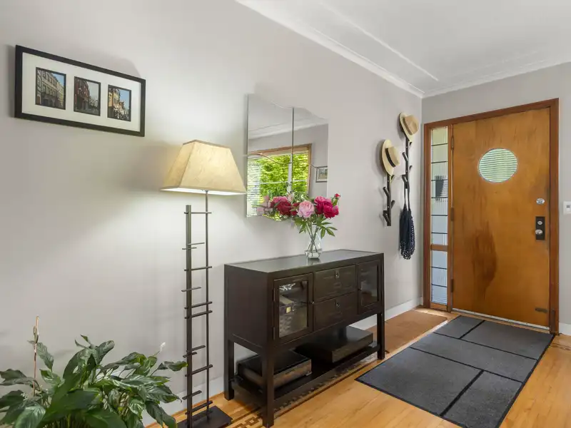 4428 ST. GEORGE STREET - photo 3 of 37