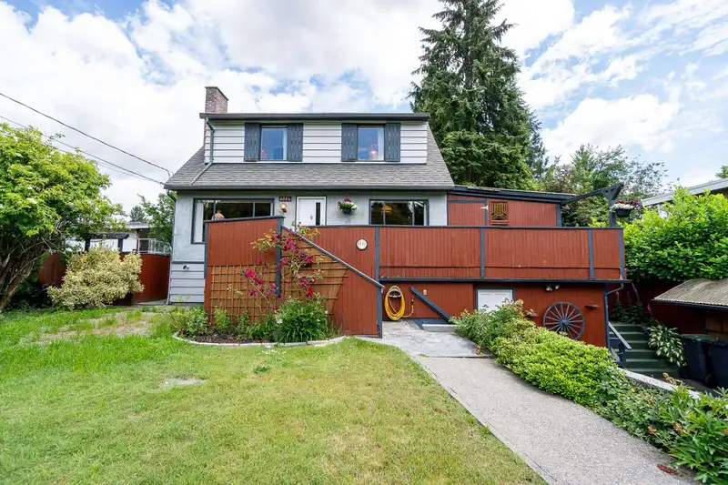 3554 HASTINGS STREET - photo 1 of 40