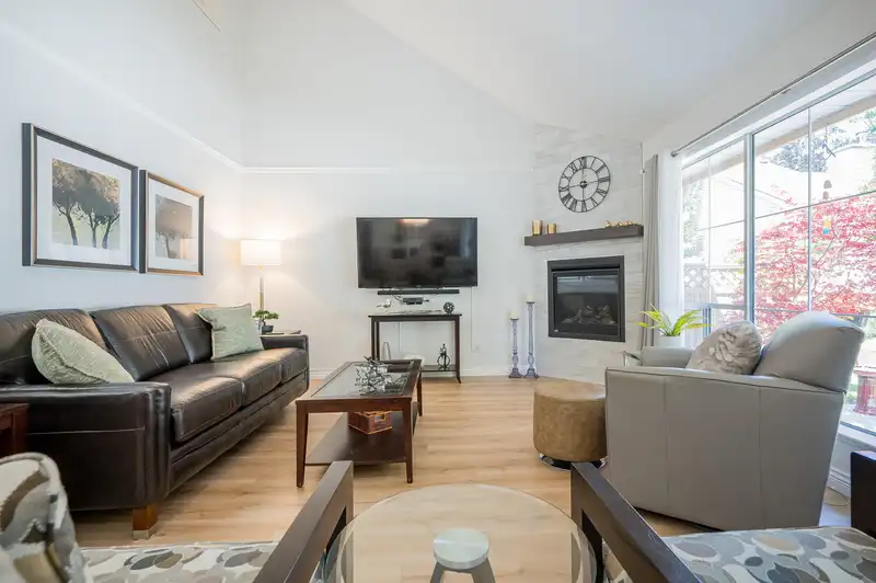 65 6140 192 STREET - photo 4 of 39