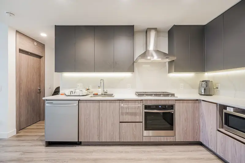 1802 10750 135A STREET - photo 3 of 9