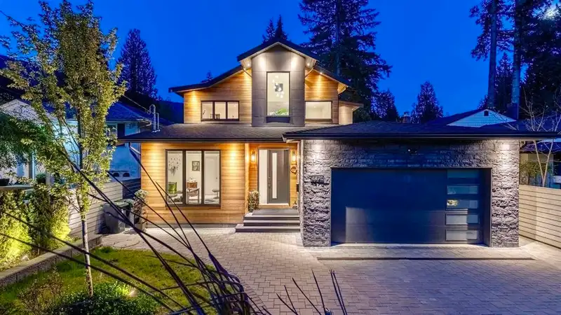 4470 CAPILANO ROAD - photo 1 of 33