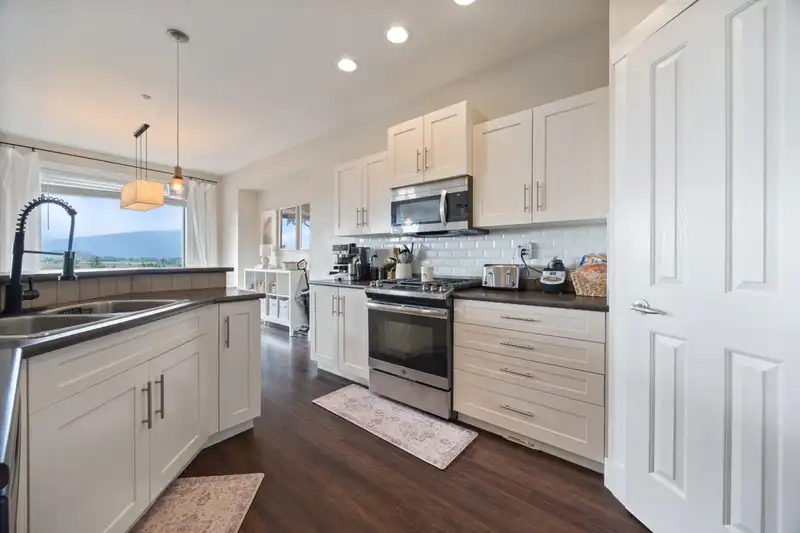 13679 BLAKE LOOP - photo 2 of 38