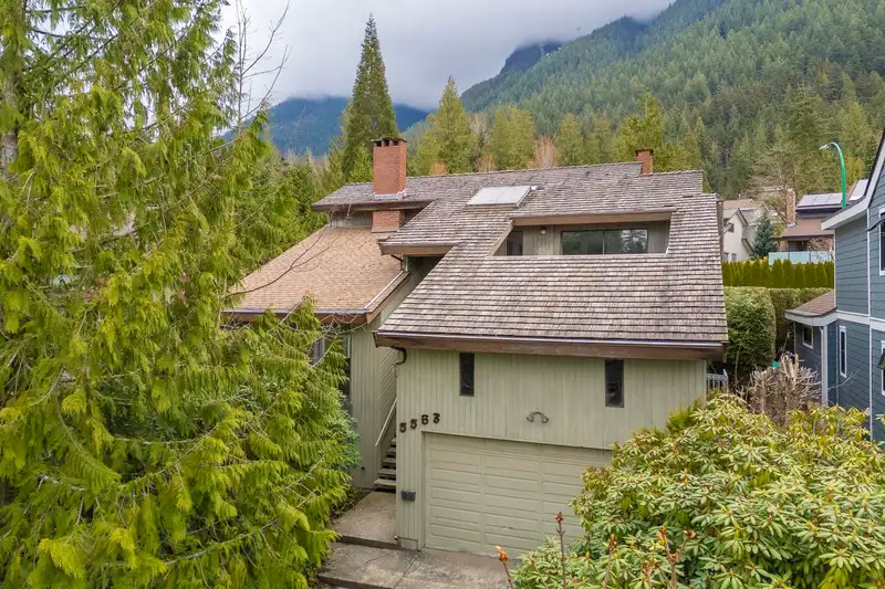 5563 STAGHORN PLACE - photo 1 of 40