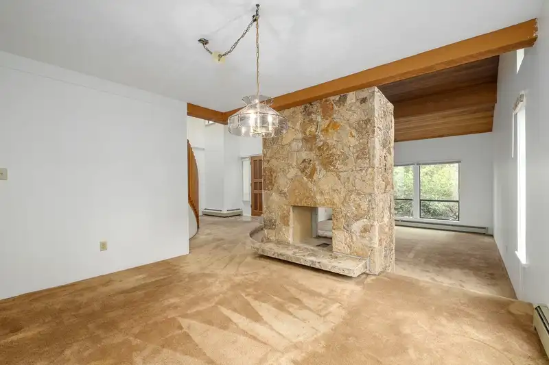 5563 STAGHORN PLACE - photo 4 of 40