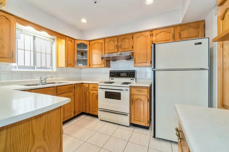 2667 E 47TH AVENUE - photo 3 of 25