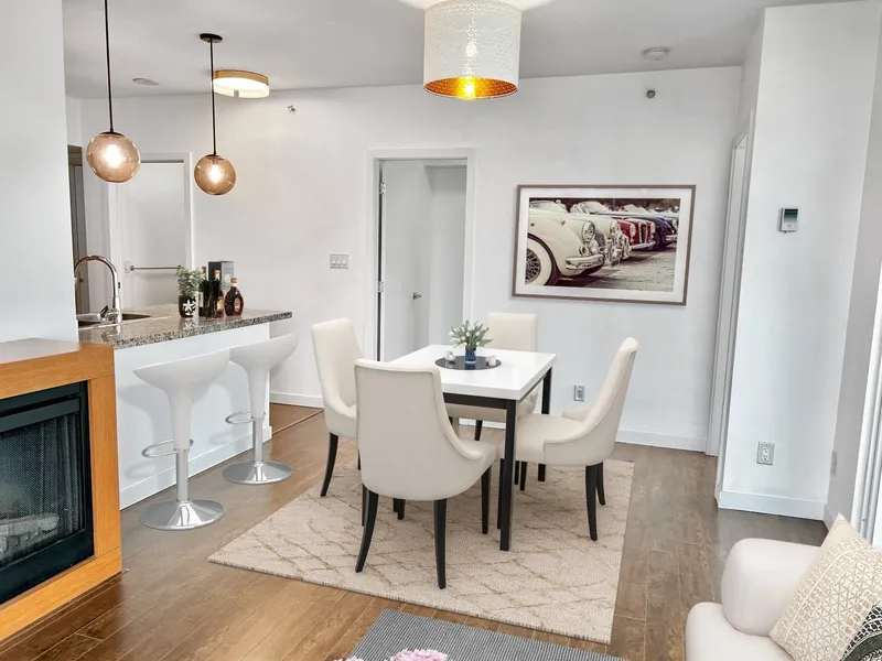 2208 58 KEEFER PLACE - photo 2 of 9