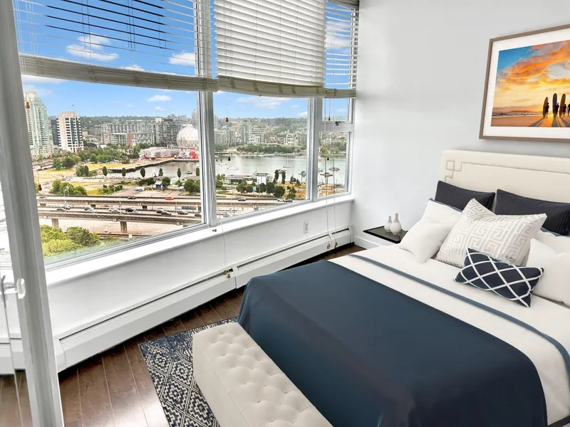 2208 58 KEEFER PLACE - photo 3 of 9