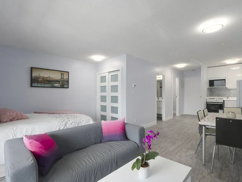 303 1717 W 13TH AVENUE - photo 4 of 23