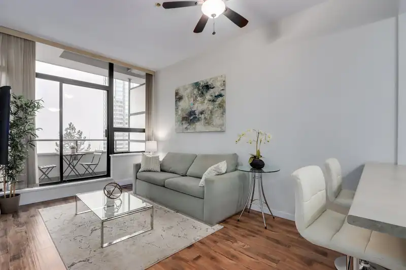 613 1010 HOWE STREET - photo 1 of 23