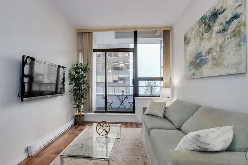 613 1010 HOWE STREET - photo 3 of 23