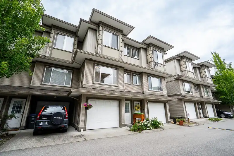 31 18701 66 AVENUE - photo 3 of 40
