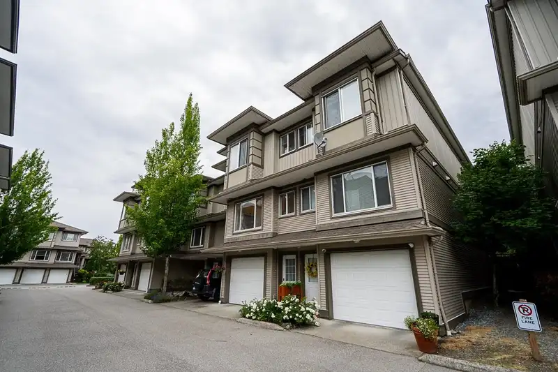 31 18701 66 AVENUE - photo 4 of 40