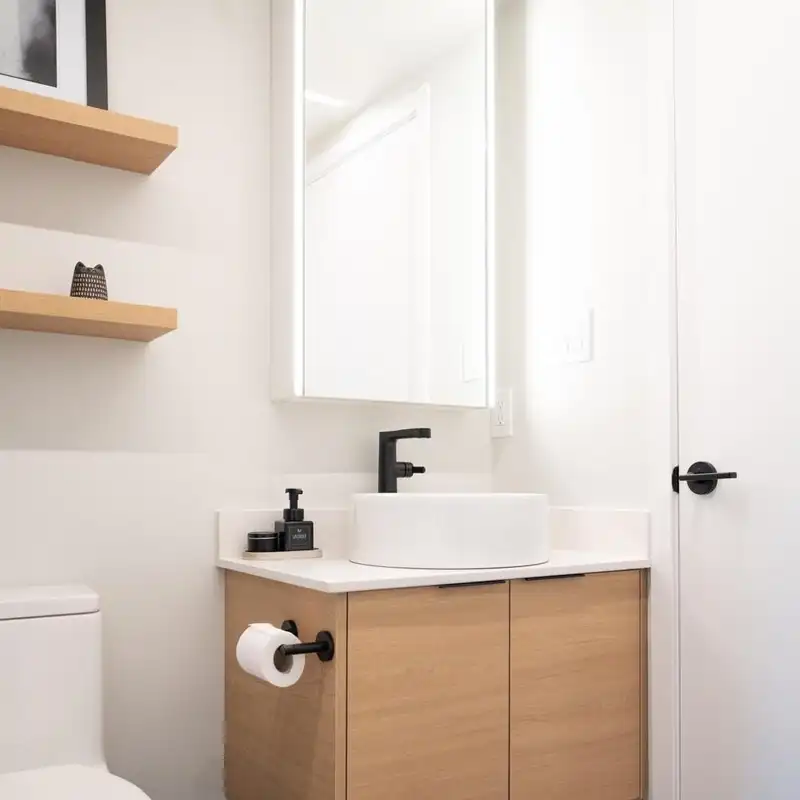 502 2979 GLEN DRIVE - photo 1 of 10