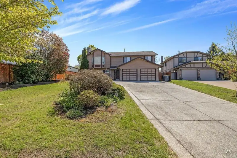 13138 62B AVENUE - photo 1 of 33