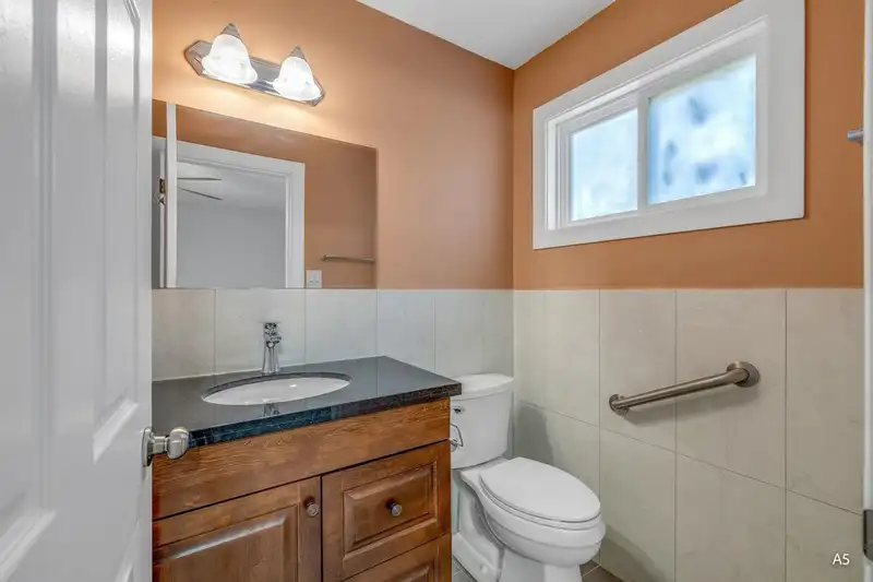 13138 62B AVENUE - photo 3 of 33