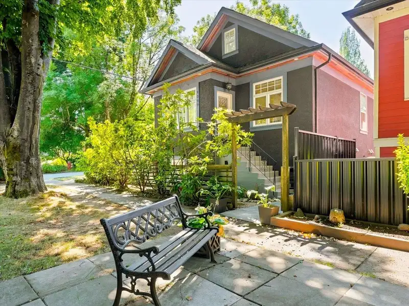 4399 QUEBEC STREET - photo 2 of 39