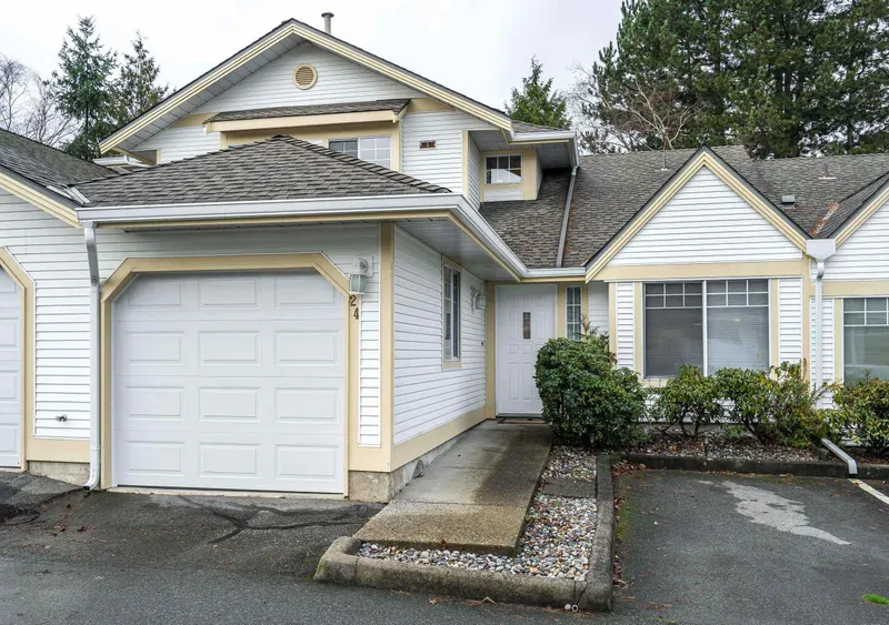 24 8737 212 STREET - photo 2 of 25