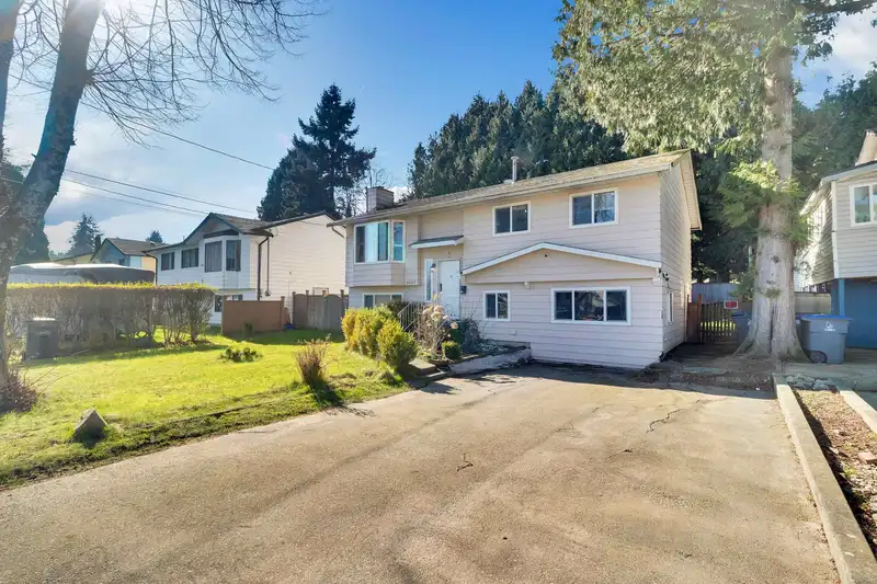 6507 134 STREET - photo 4 of 25
