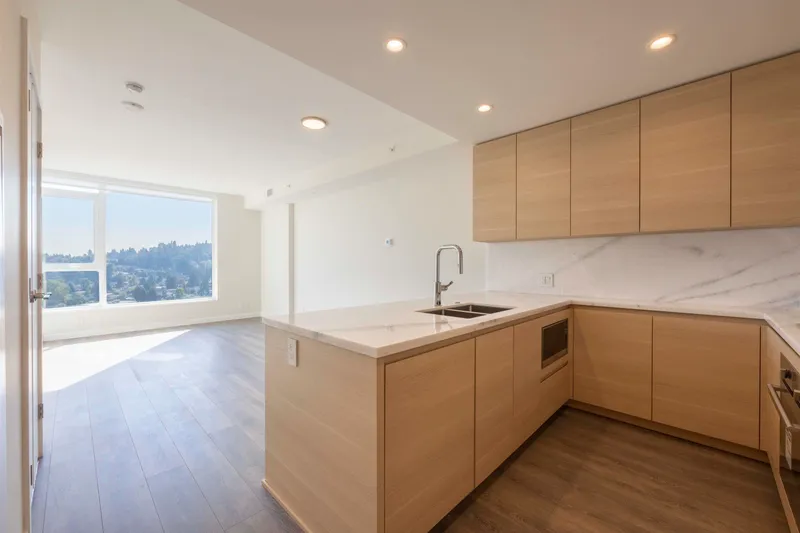 1903 308 MORRISSEY ROAD - photo 2 of 24