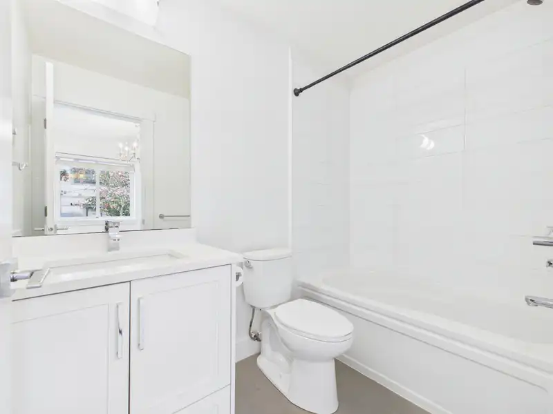 13 16760 25 AVENUE - photo 4 of 39