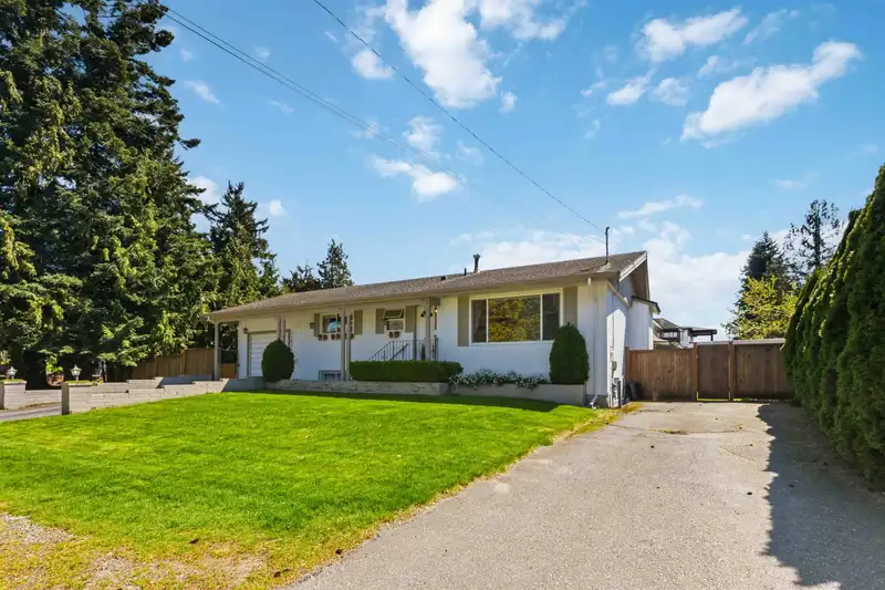 31806 CARLSRUE AVENUE - photo 2 of 10